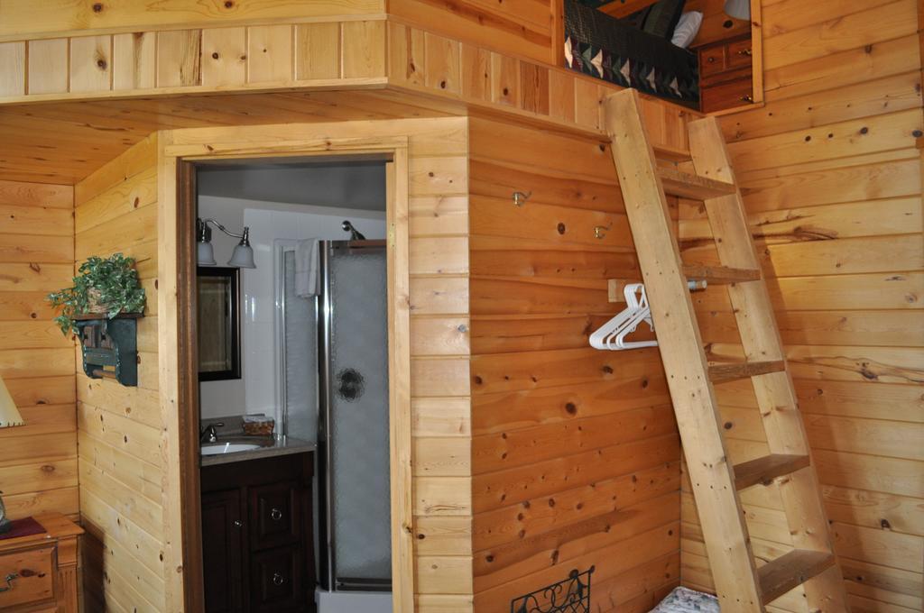 Rocky Ridge Country Lodge Mountain View Екстер'єр фото