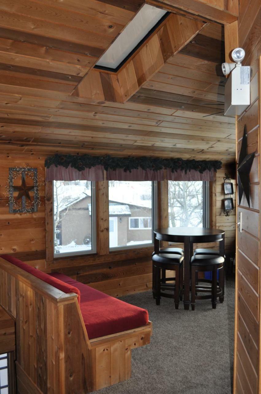 Rocky Ridge Country Lodge Mountain View Екстер'єр фото